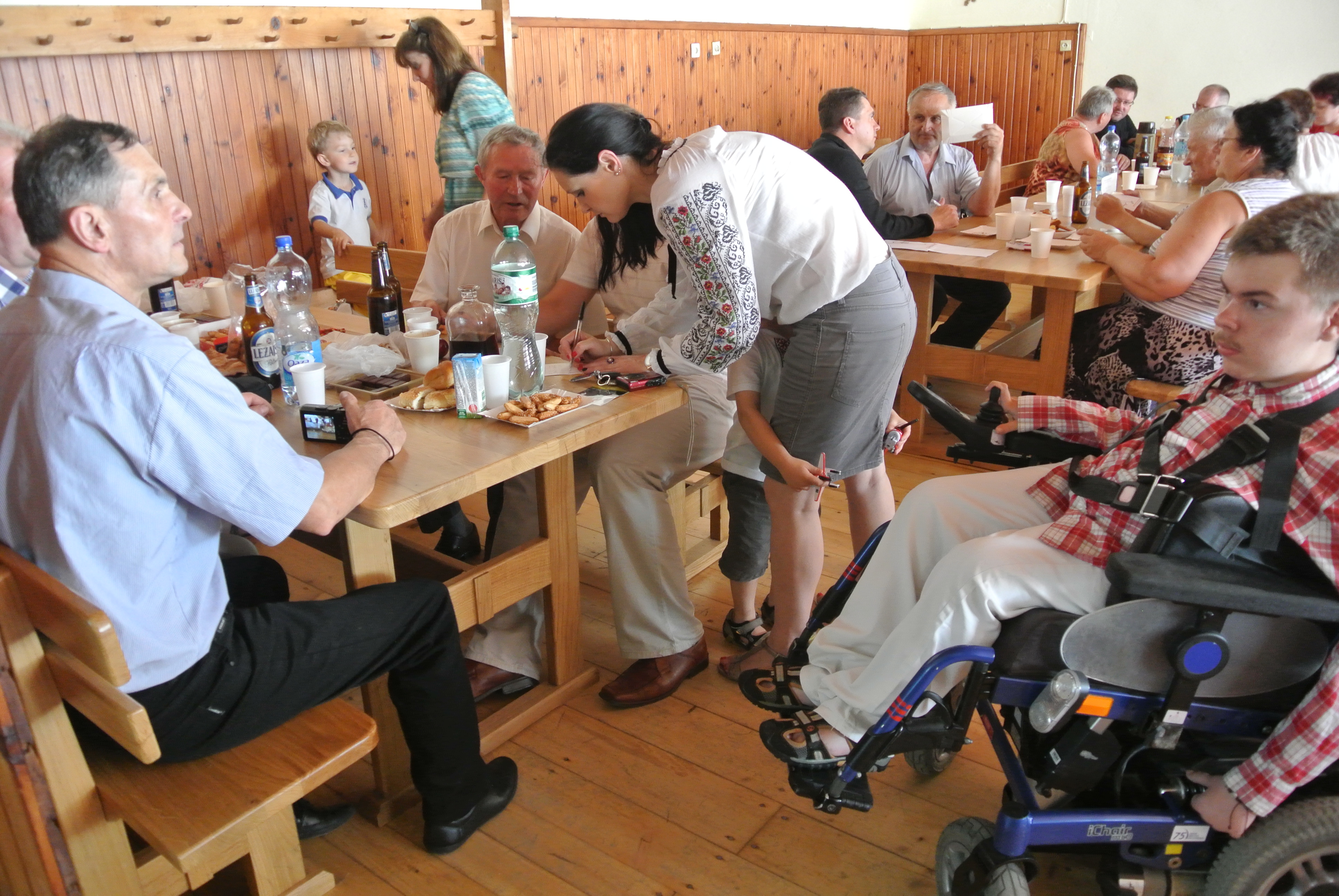 Meeting photo 02